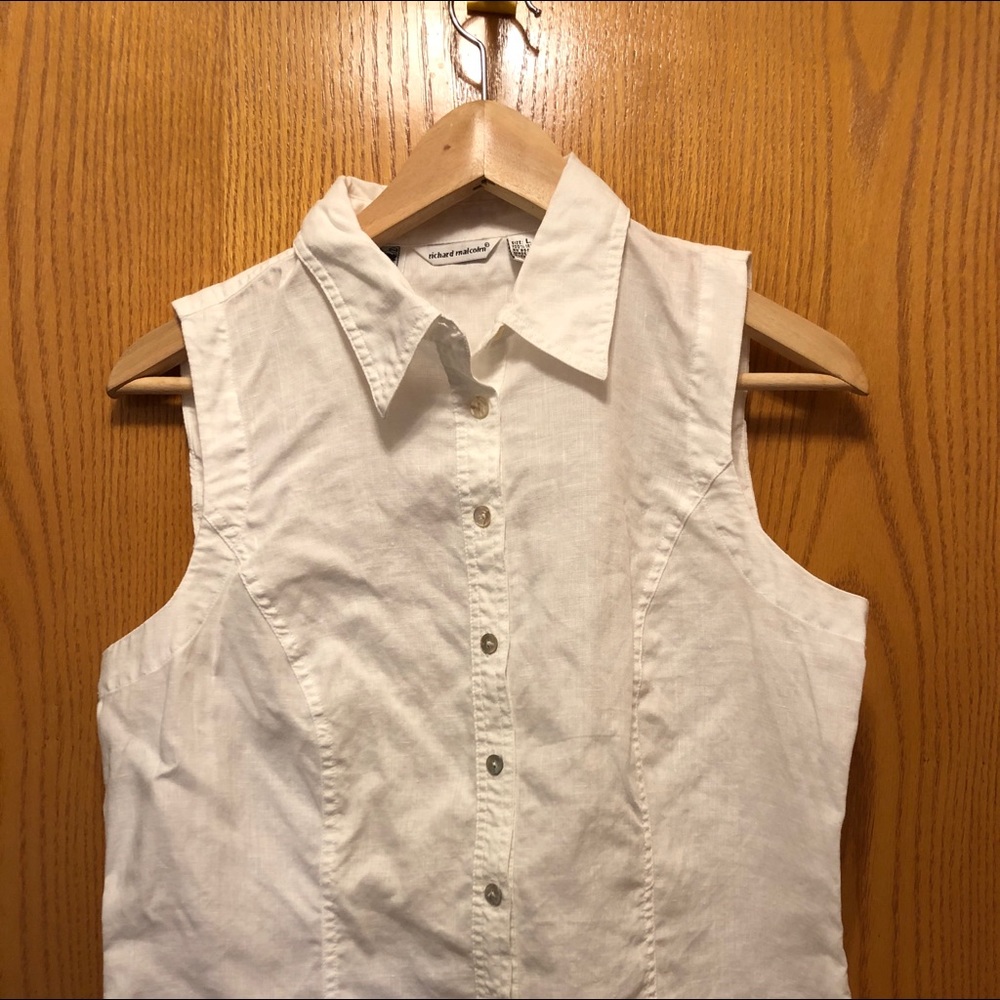Richard Malcolm white sleeveless button-down shirt Large